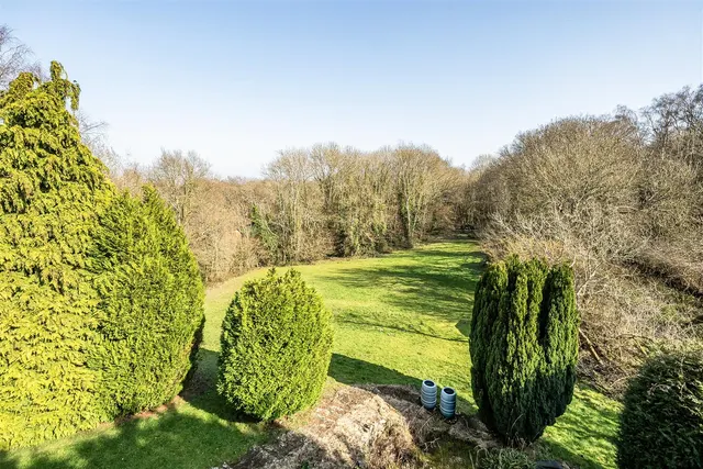 Photo 2 — Glen Road, Sarisbury Green