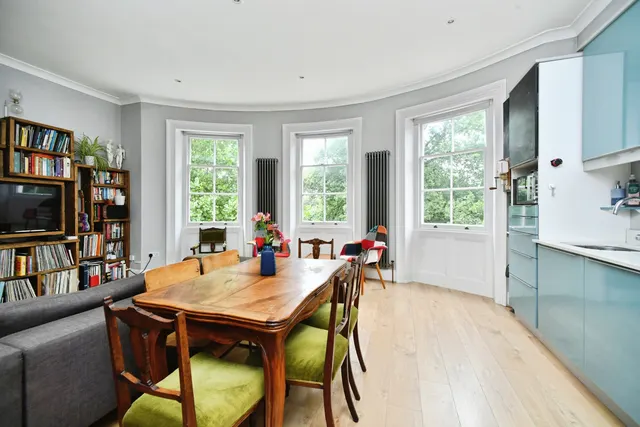 Photo 2 — Richmond Terrace, Brighton