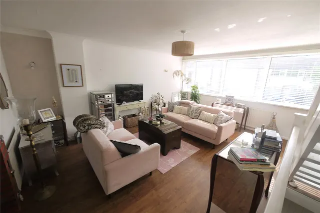 River Road, Brentwood, CM14, photo 3