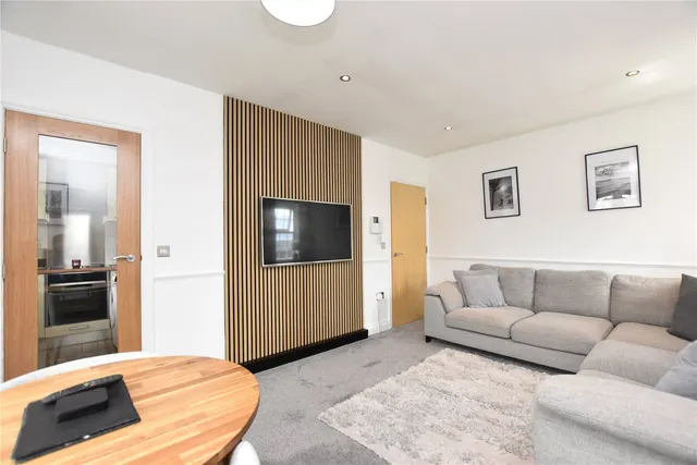 Clifford Drive, Menston, LS29, photo 1