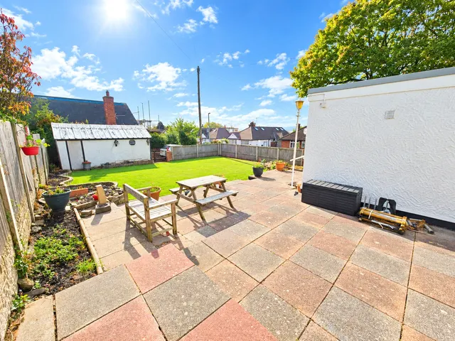 Westway, Heswall, CH60, photo 2