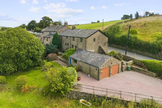 Macclesfield Road, Kettleshulme, photo 1