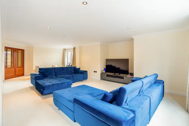 Cavendish Road, Weybridge, KT13, photo 2