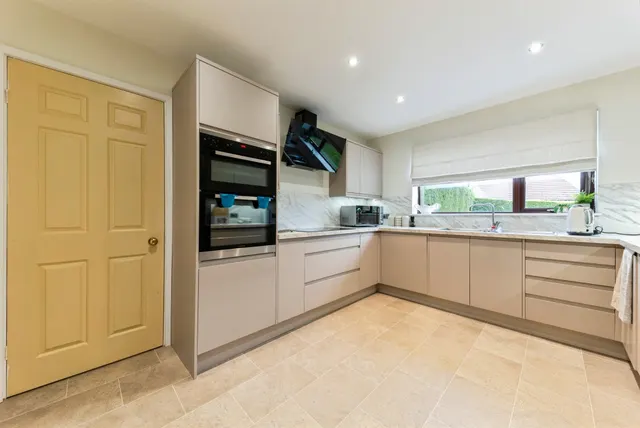 Photo 2 — Barrowby Gate, GRANTHAM