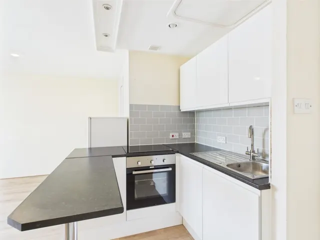 Maunsell Park, Pound Hill, RH10, photo 2