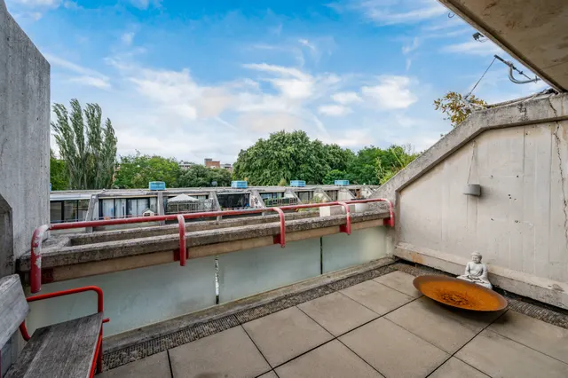 Photo 3 — 89g Rowley Way, London