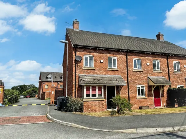 3 bedroom house — Belton Road, Whitchurch, Shropshire SY13 1JA
