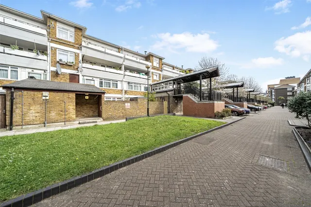 Flaxman Road, SE5, photo 1