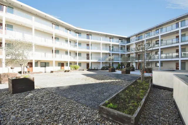 Rollason Way, Brentwood, photo 1