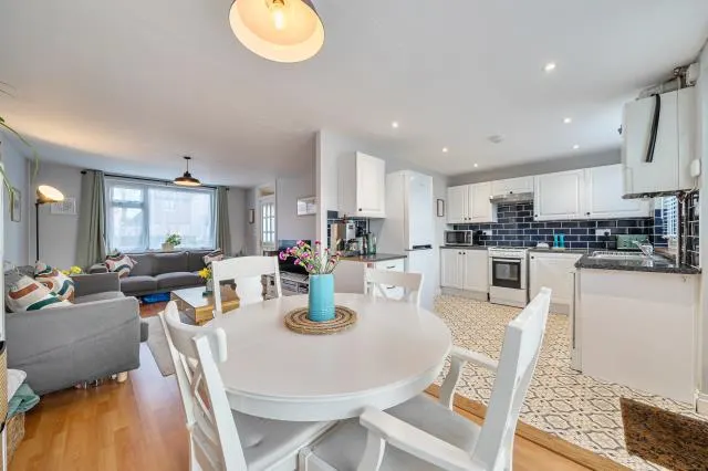 Lodden Avenue, Berinsfield, OX10, photo 1