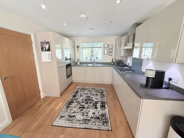 Photo 2 — Claremont Mews, Birchington, Kent, CT7 9EF