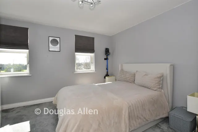 Churchill Avenue, Basildon, SS14, photo 2