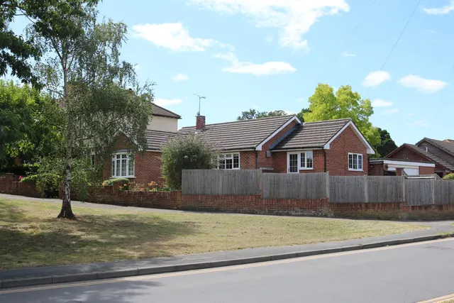 Warenne Road, Fetcham, KT22, photo 1
