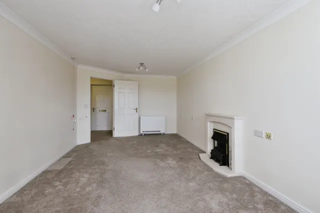 Photo 3 — Whitley Road, Eastbourne