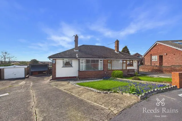 Hall Park Avenue, Crofton, West Yorkshire, WF4, photo 1