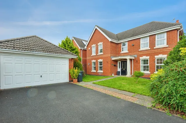 Falkirk Avenue, Widnes, WA8, photo 1