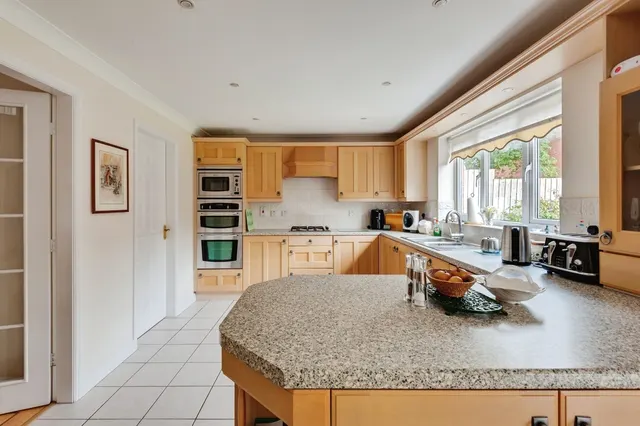 Falkirk Avenue, Widnes, WA8, photo 2