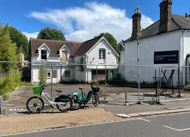 Photo 2 — Sandycombe Road, Richmond, TW9