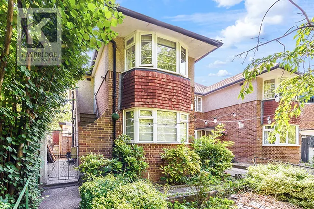 Kingston Road, Epsom, KT17, photo 1