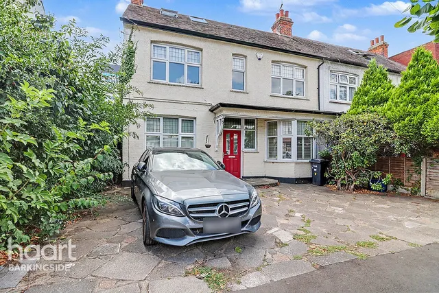 Ethelbert Gardens, Gants Hill, IG2, photo 1