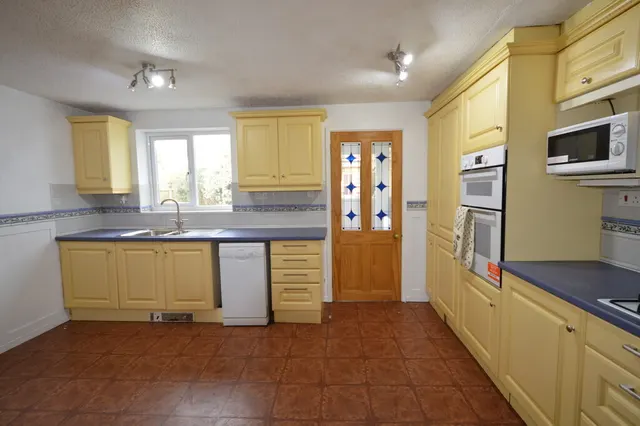 Walnut Close, Axbridge, BS26, photo 3