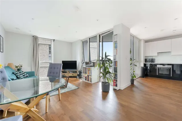 Discovery Tower, 1 Terry Spinks Place, Canning Town, London, E16 1YG, photo 1