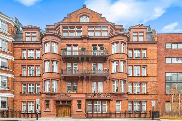 Hereford Road, Bayswater, W2, photo 1
