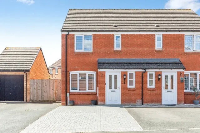 Speight Crescent, KETTERING, photo 1