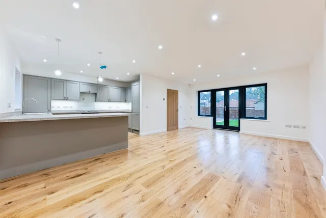 The Hall Farmyard, Harrowby, NG31, photo 2