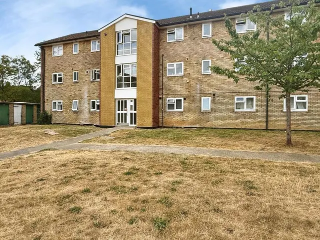 2 bedroom flat — Haymeads, Welwyn Garden City, Hertfordshire, AL8