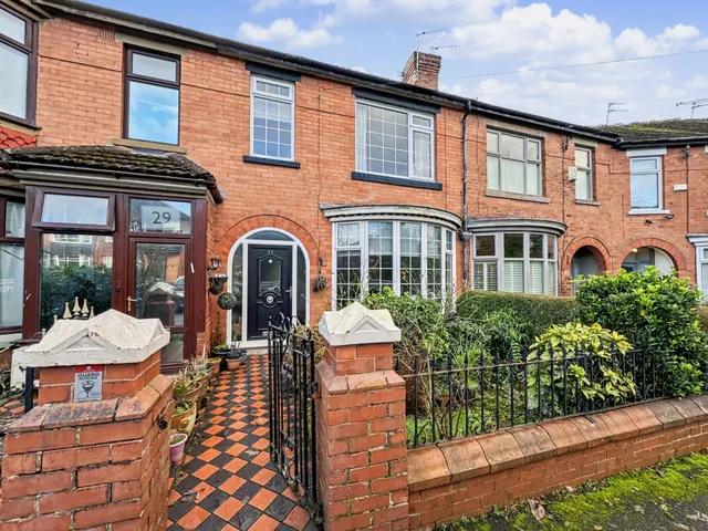 Circular Road, Prestwich, M25, photo 1