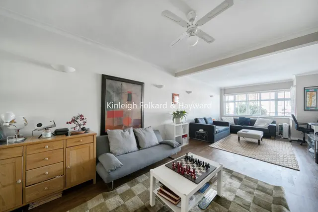 Photo 2 — Addington Drive, Finchley, London, N12