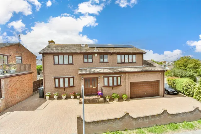 Seaside Avenue, Minster-On-Sea, ME12, photo 1