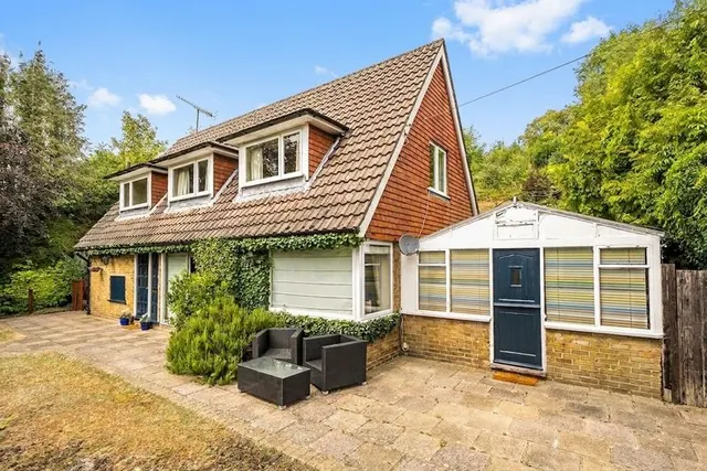 Stuart Road, Warlingham, photo 1