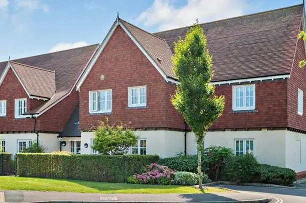 Parsonage Barn Lane, BH24, photo 1