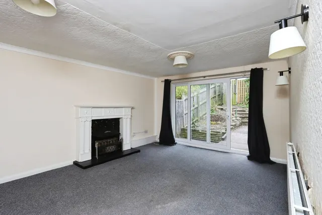 Photo 2 — Erskine View, Sheffield, S2