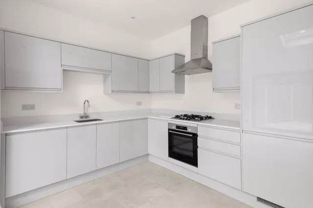 Photo 2 — Gonville Crescent, Northolt