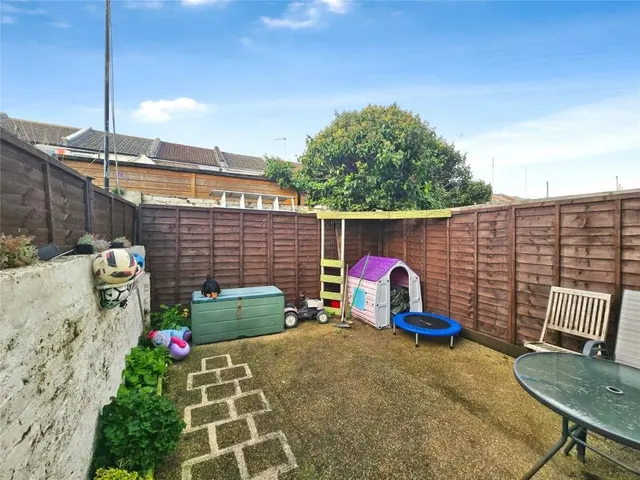 Shearer Road, Portsmouth, PO1, photo 2