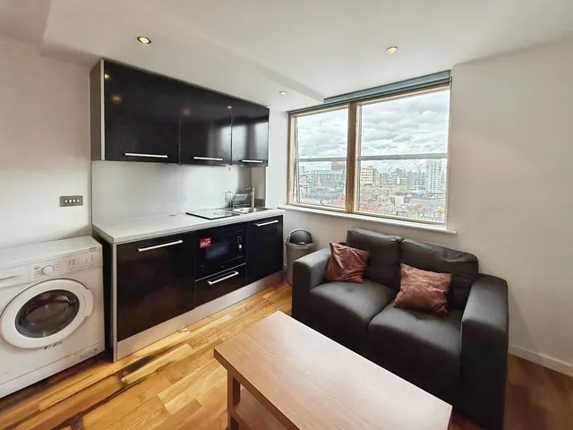 Wellington Street, Leeds, LS1, photo 3