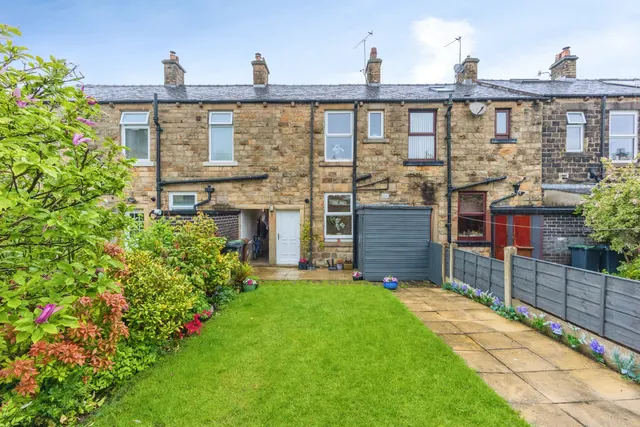 Tredcroft Street, Glossop, SK13, photo 1