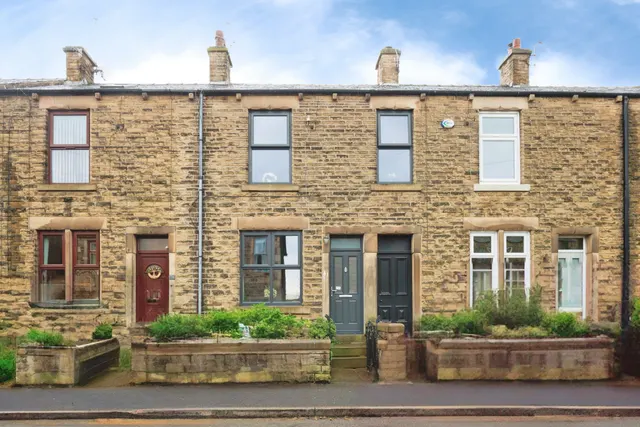 Tredcroft Street, Glossop, SK13, photo 2