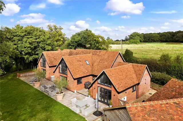 Ledgemore Lane, Great Gaddesden, HP2, photo 2