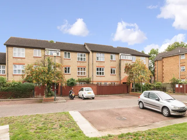 Ivybridge Close, Twickenham, TW1, photo 1