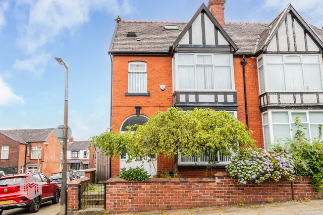 Moorside Avenue, Bolton, BL1 6BE, photo 1