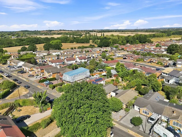 Photo 2 — Highcliffe Road, Wickford, SS11 8JX
