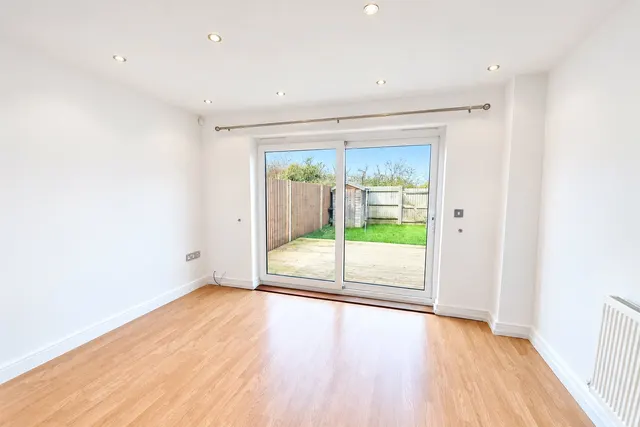 Photo 2 — Temple Way, Rayleigh, Essex, SS6