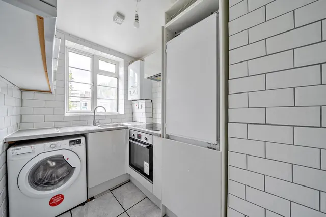 Photo 2 — Victoria Crescent, Crystal Palace, London, SE19