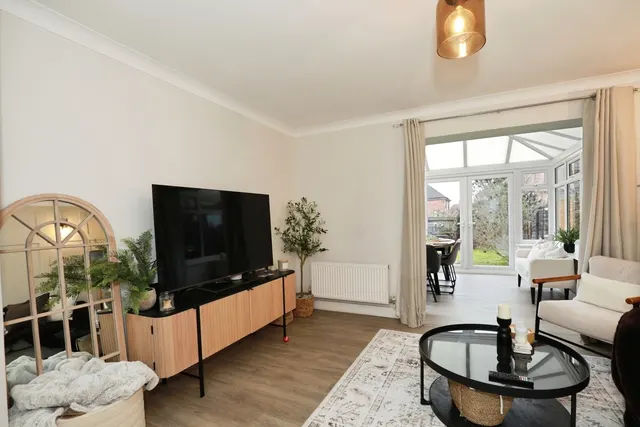 Photo 2 — Whittaker Close, Crewe, Cheshire, CW1
