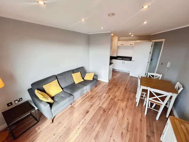 Napier Street, Sheffield, S11, photo 2