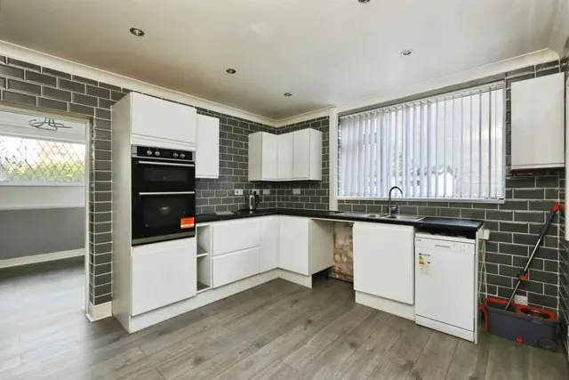 King Street, Creswell, S80, photo 2